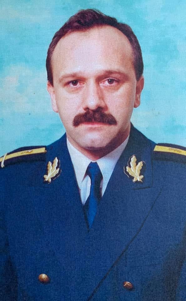 Maior, 2002 — medic militar, în uniformă